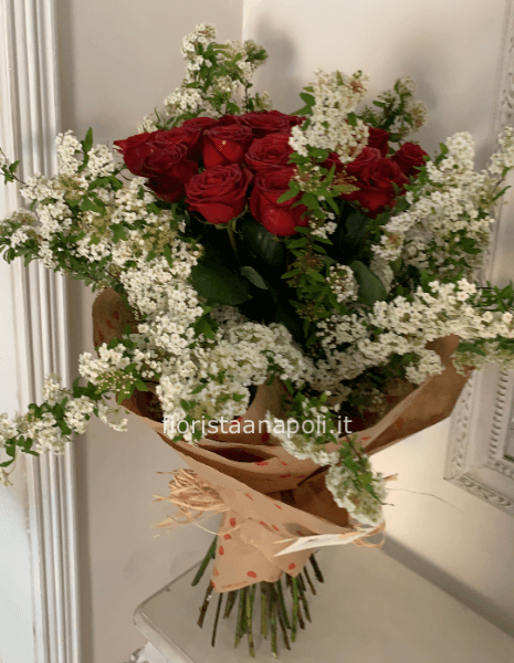 Fascio di rose rosse